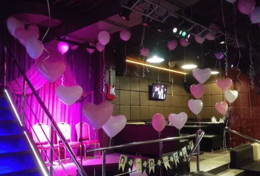 компания по оформлению воздушными шарами фото 4 - karaoke.moscow
